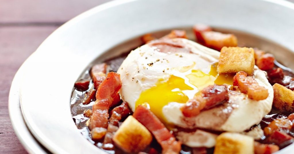 Recette des œufs en Meurette